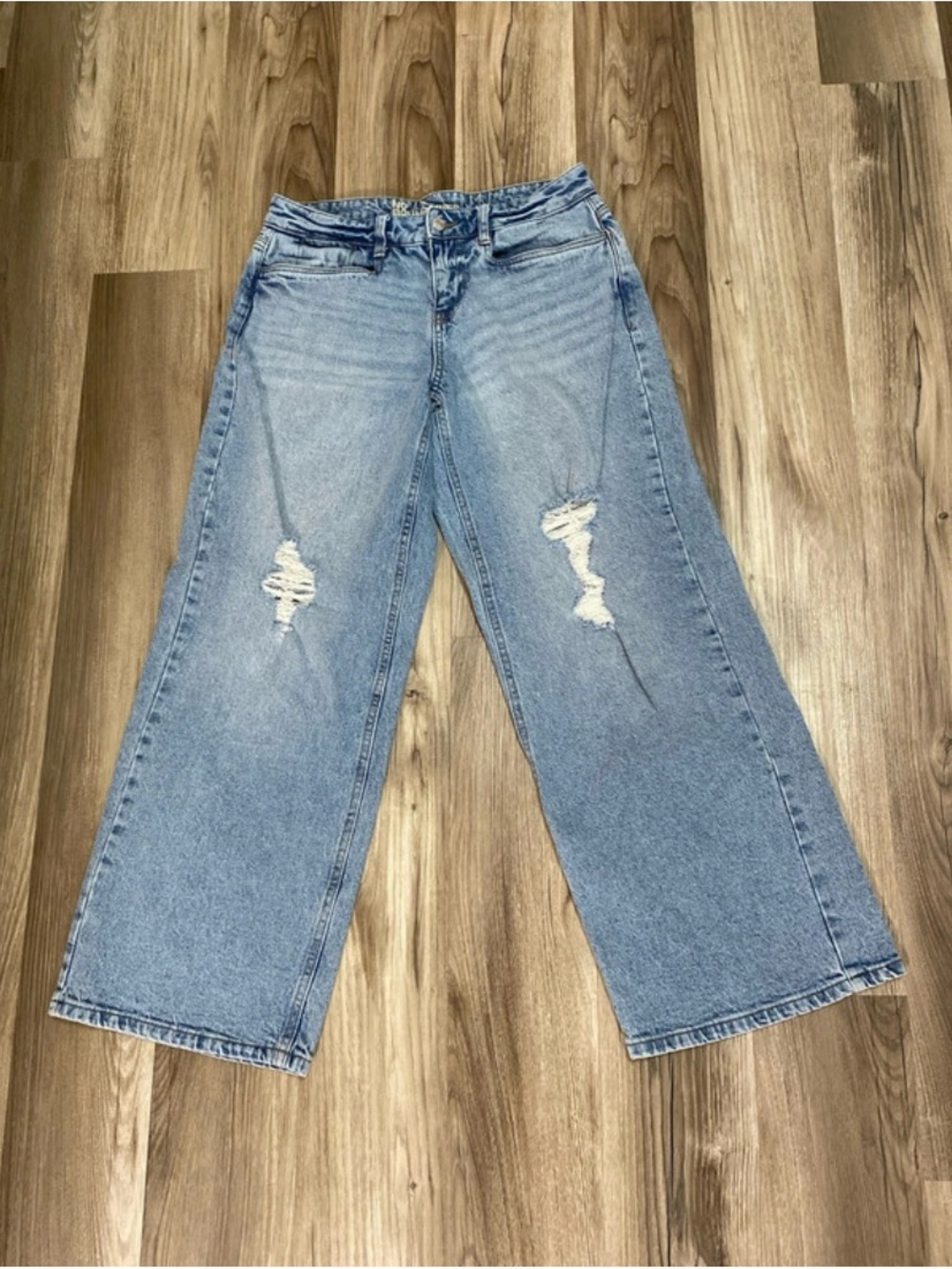 No Boundaries Light Blue Wide Leg Distressed Jeans